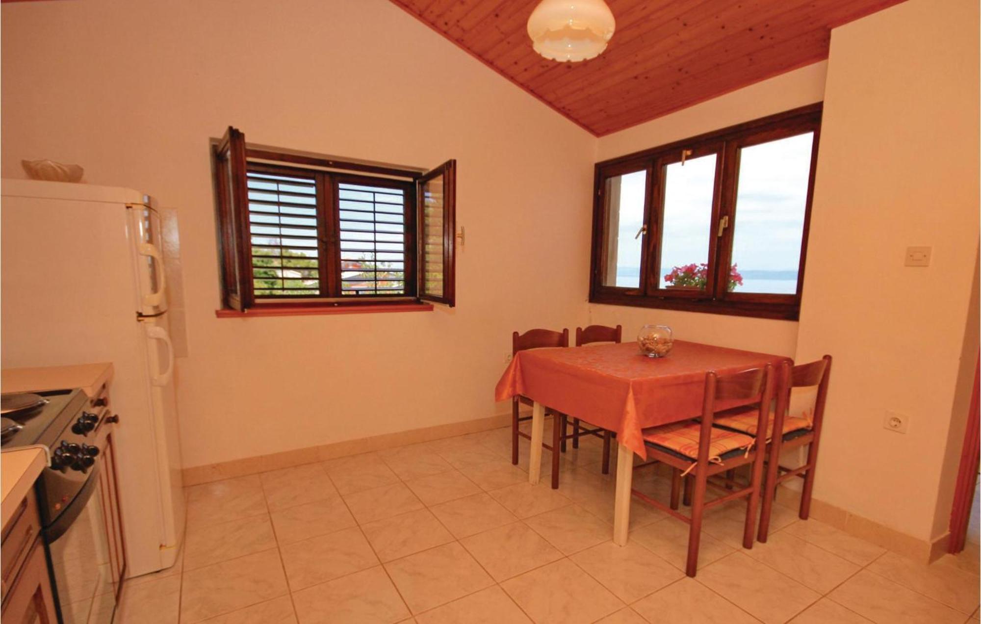 Gorgeous Apartment In Prigradica With Kitchen Zewnętrze zdjęcie