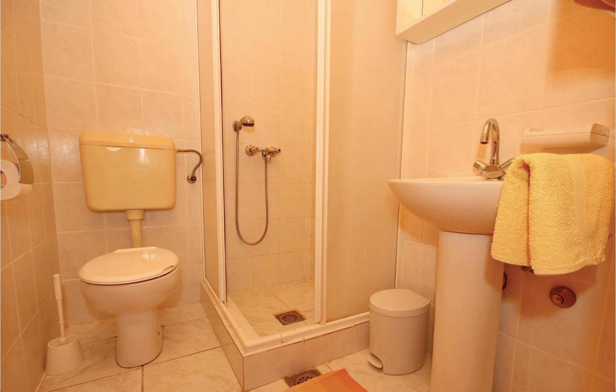 Gorgeous Apartment In Prigradica With Kitchen Zewnętrze zdjęcie